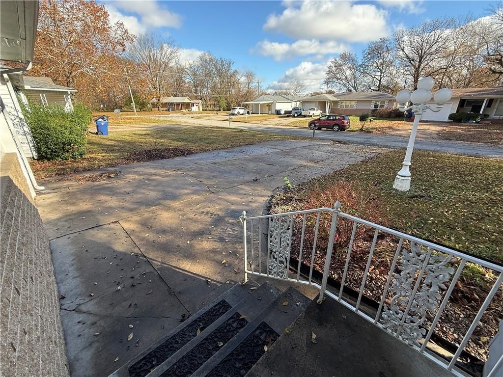 104 Warwick Road — photo 33