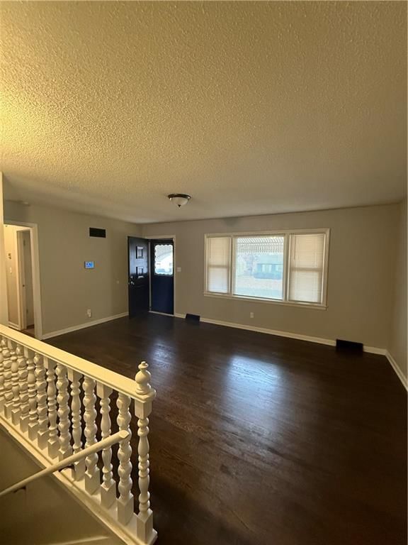 6009 Kentucky Avenue — photo 2