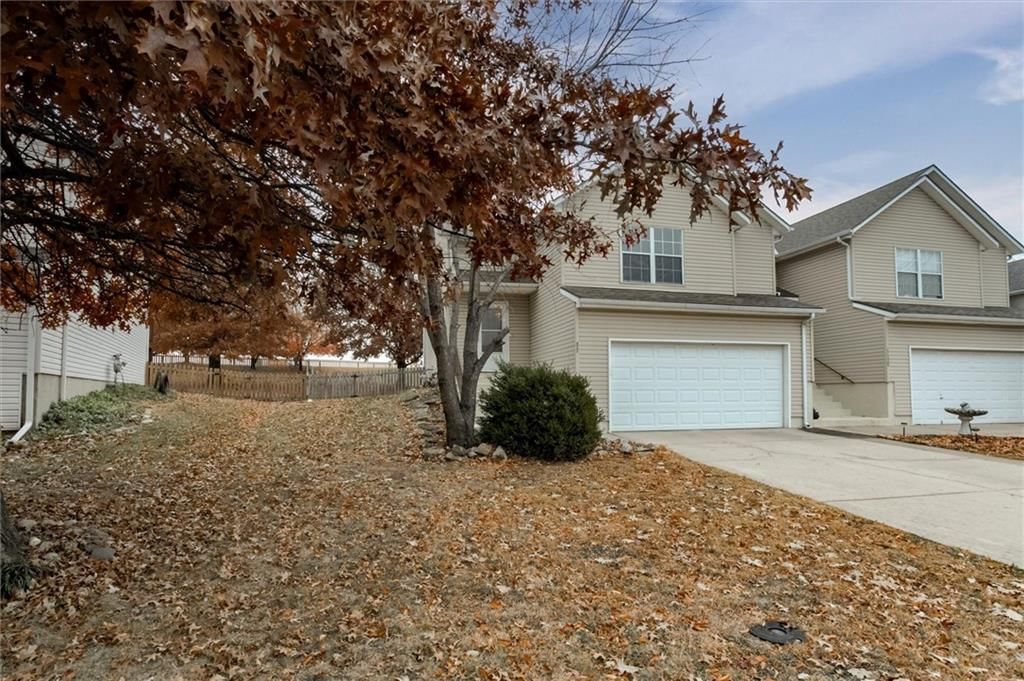 17528 W 111th Place — photo 3