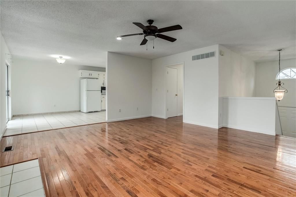 17528 W 111th Place — photo 6