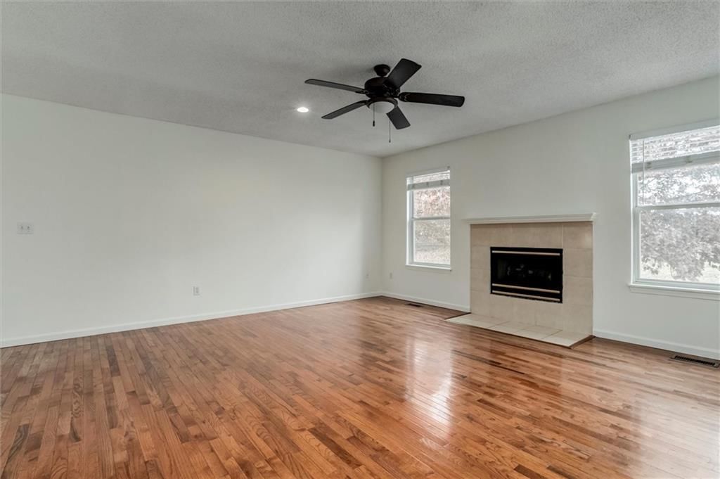 17528 W 111th Place — photo 8