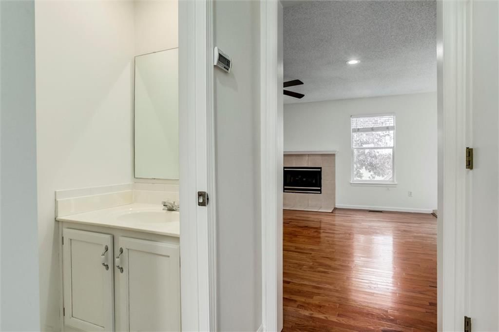 17528 W 111th Place — photo 12