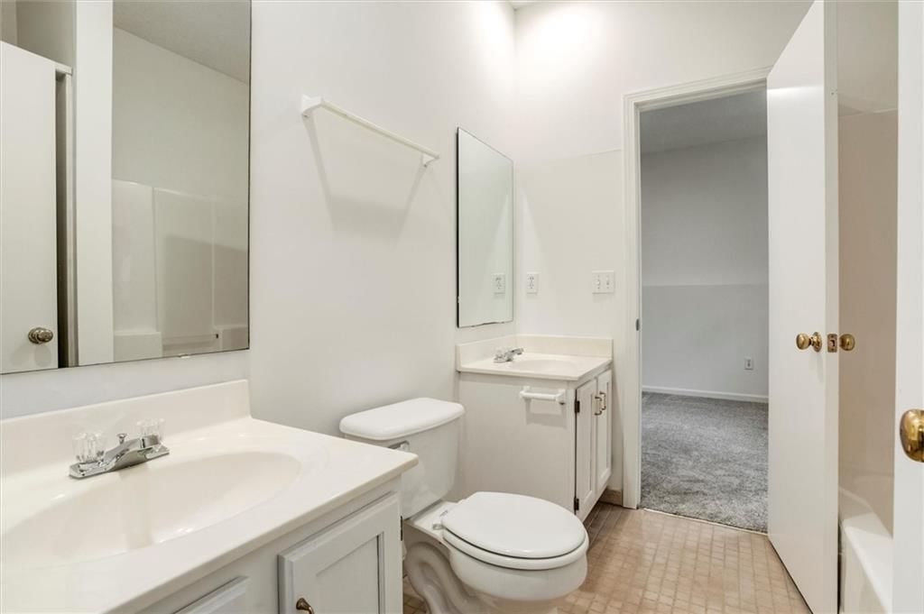 17528 W 111th Place — photo 25
