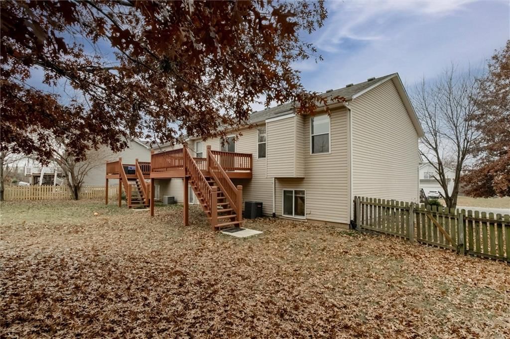 17528 W 111th Place — photo 30