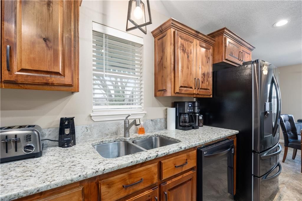 402 W Craig Road — photo 10