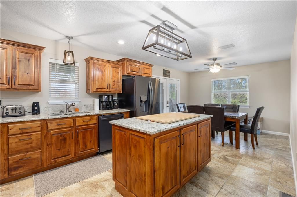402 W Craig Road — photo 13