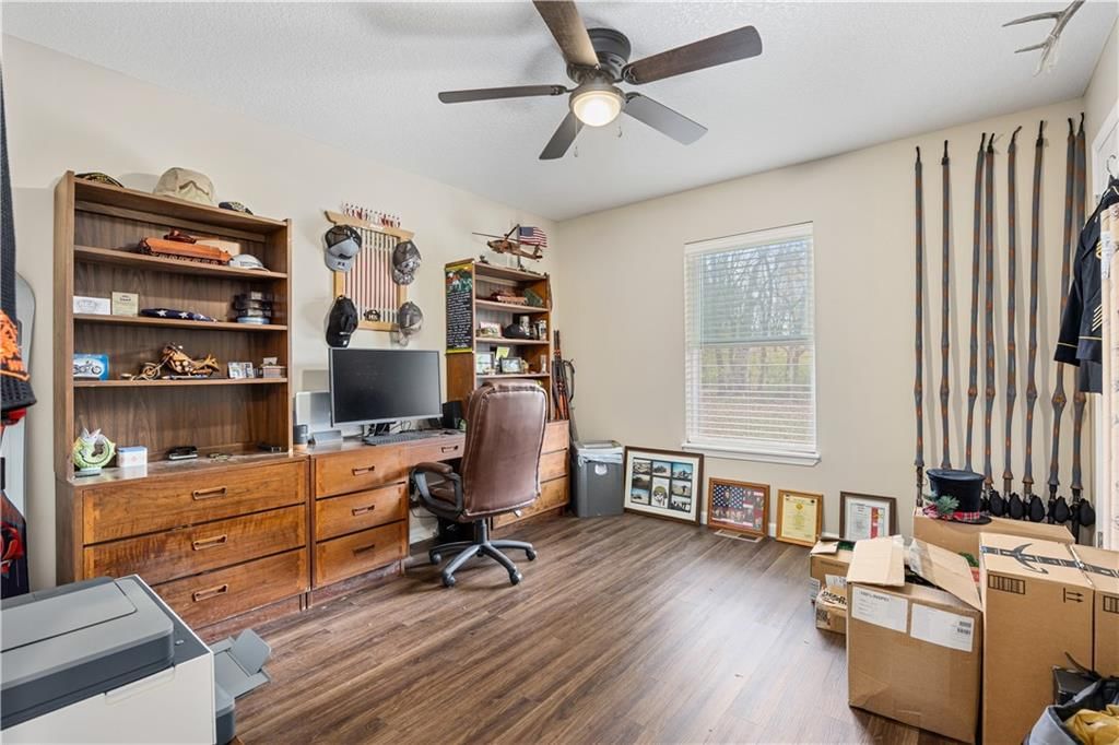 402 W Craig Road — photo 18