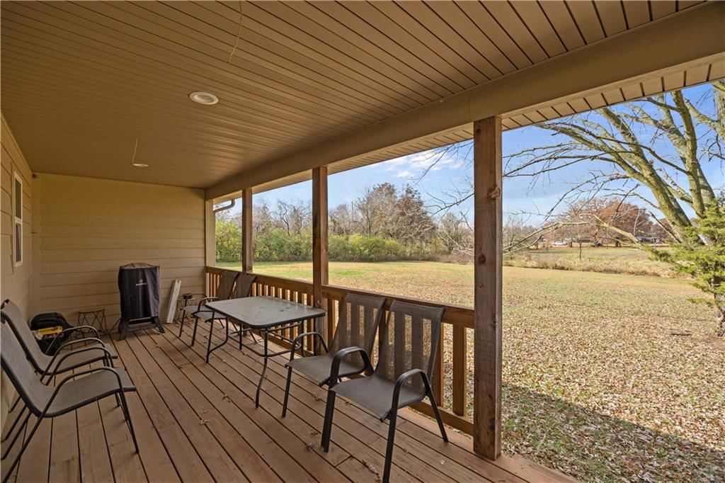402 W Craig Road — photo 23