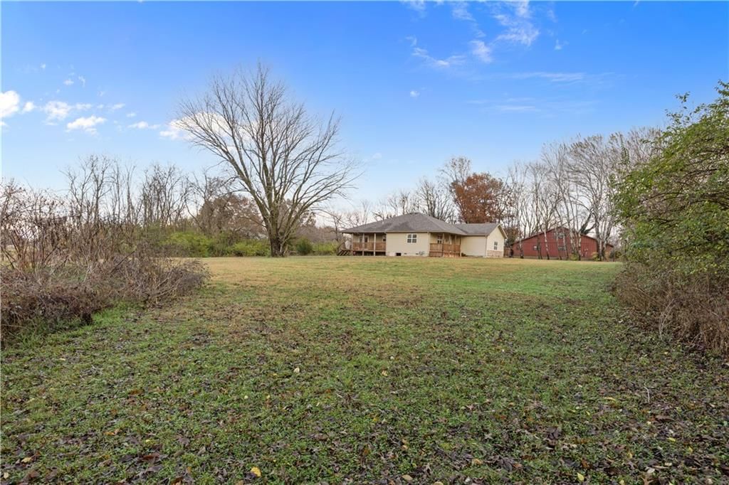 402 W Craig Road — photo 27