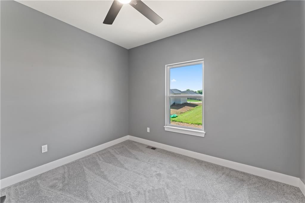 814 W Shawhan Parkway — photo 32