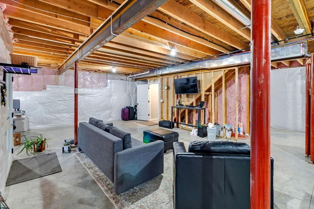 11709 N Windsor Avenue — photo 35