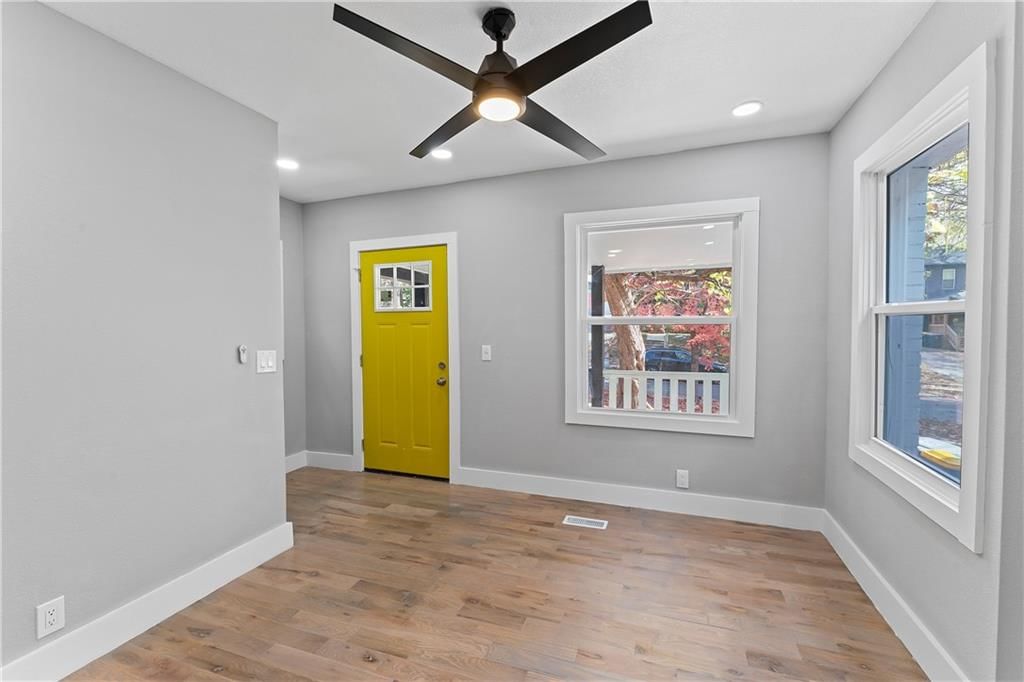 4432 Forest Avenue — photo 6