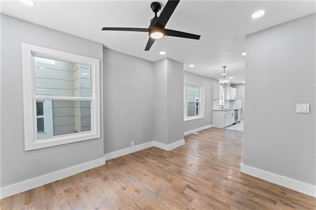 4432 Forest Avenue — photo 8