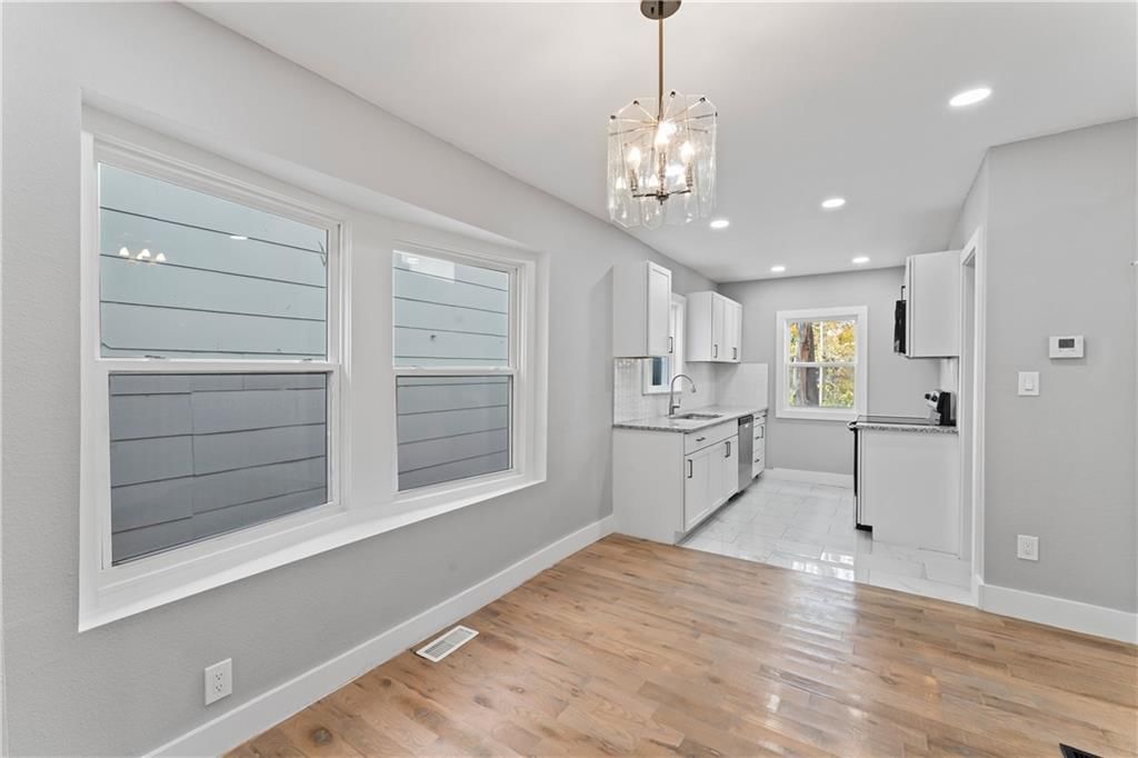 4432 Forest Avenue — photo 11