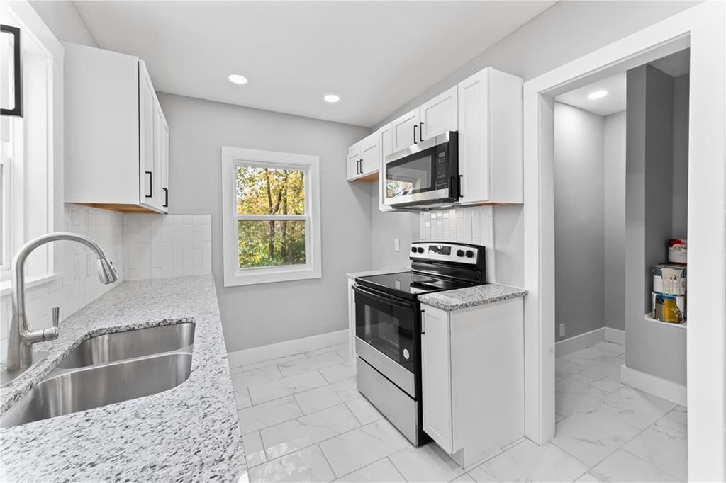 4432 Forest Avenue — photo 15