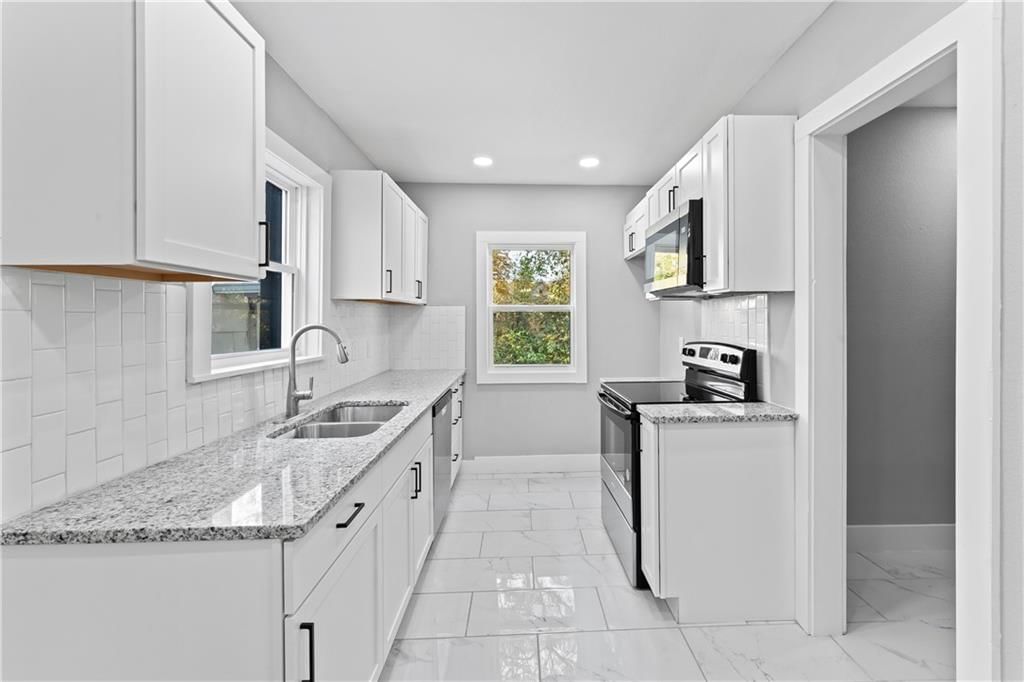 4432 Forest Avenue — photo 18