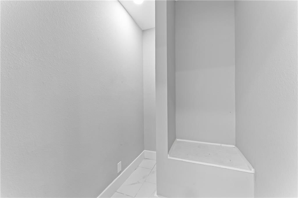 4432 Forest Avenue — photo 21