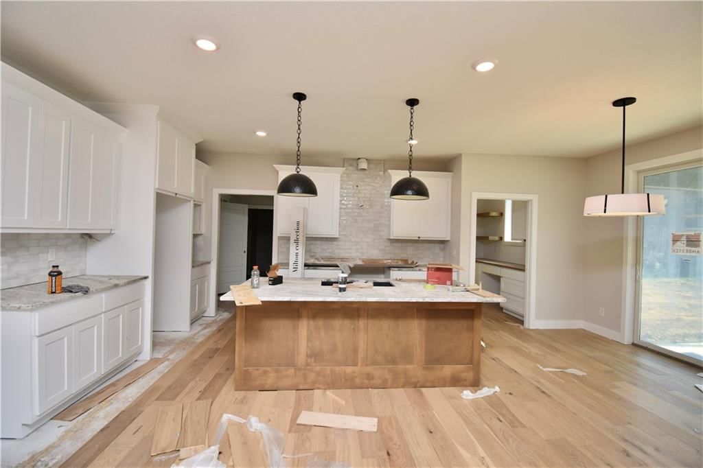 8007 NE 77th Street — photo 5