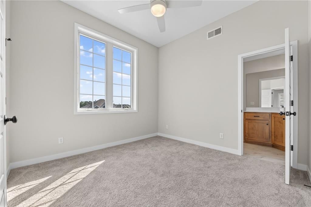 8007 NE 77th Street — photo 35