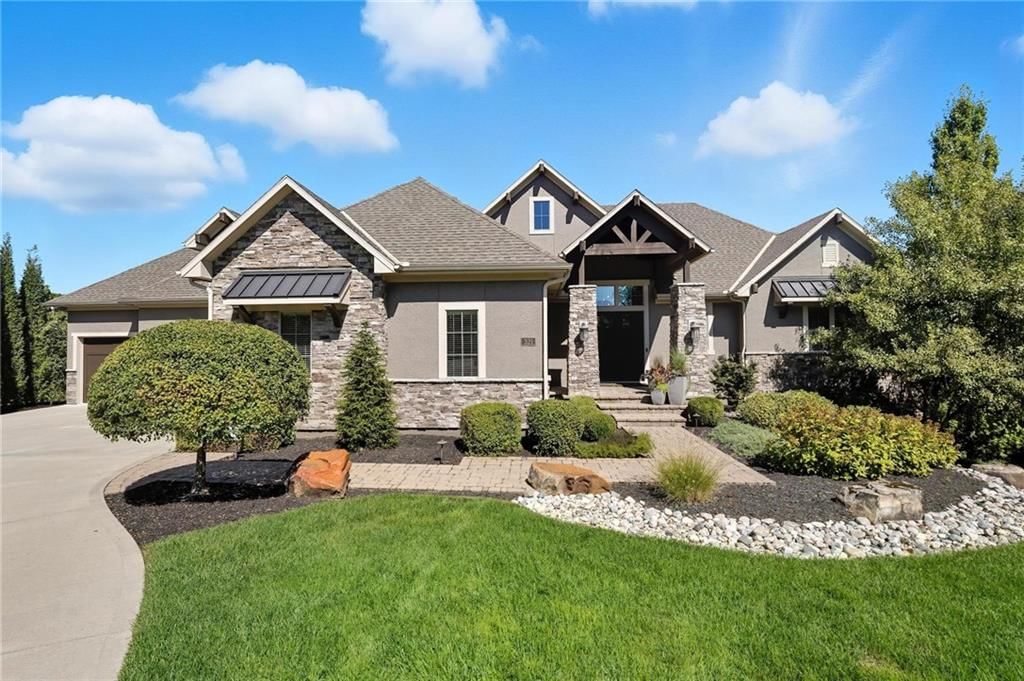 321 NW Nutall Drive — photo 3