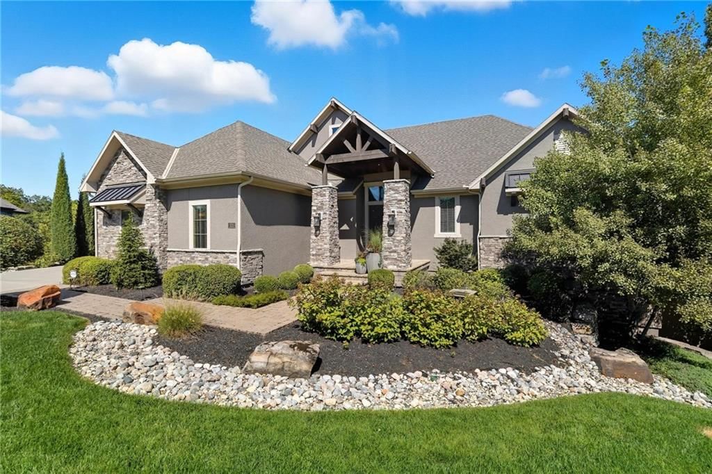 321 NW Nutall Drive — photo 4