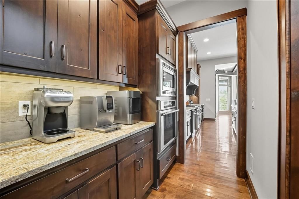 321 NW Nutall Drive — photo 20