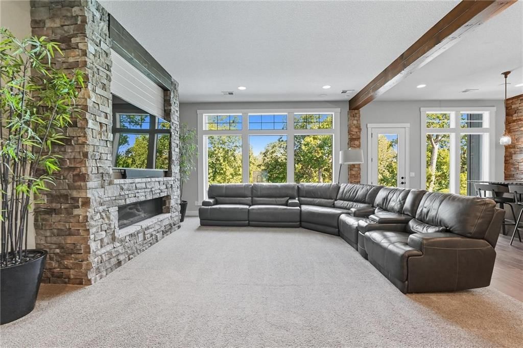321 NW Nutall Drive — photo 35