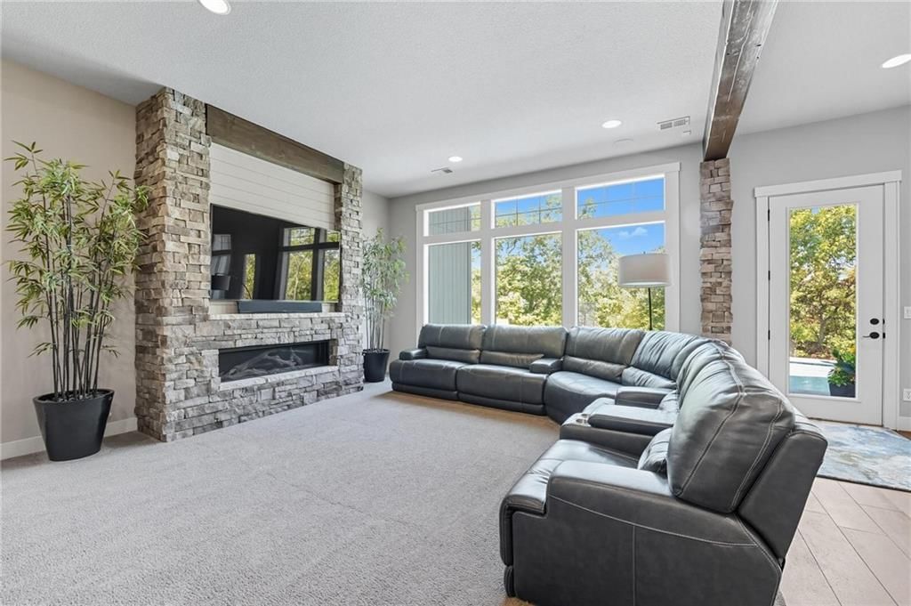 321 NW Nutall Drive — photo 36