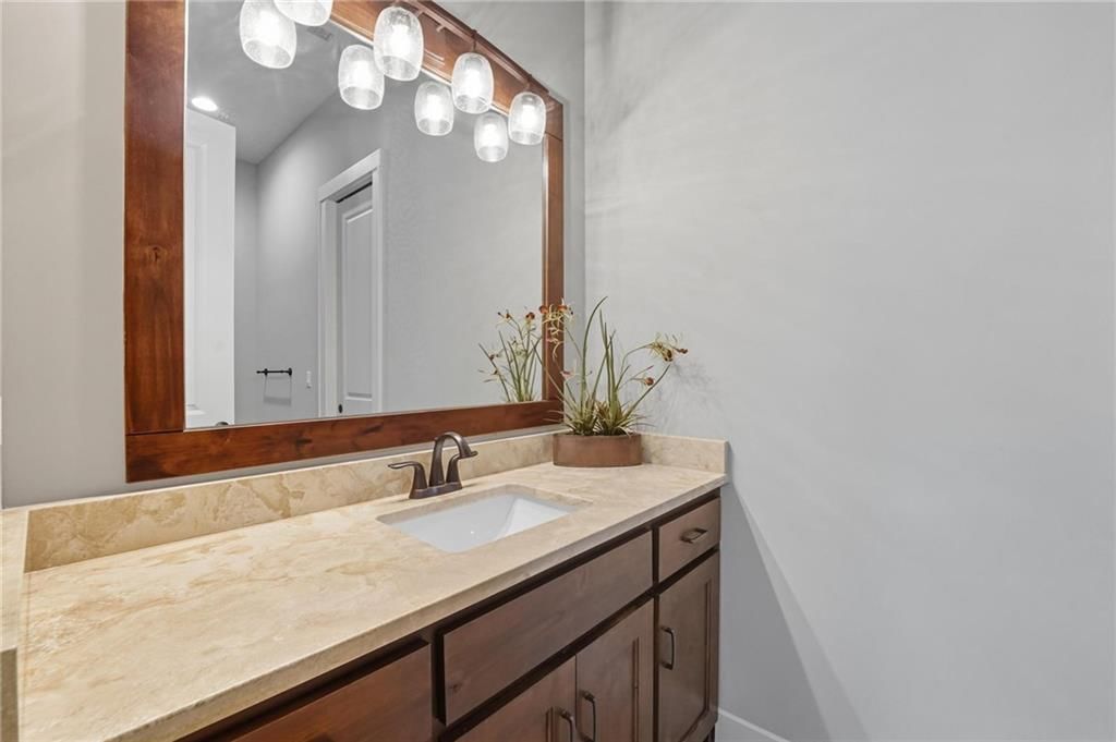 321 NW Nutall Drive — photo 49