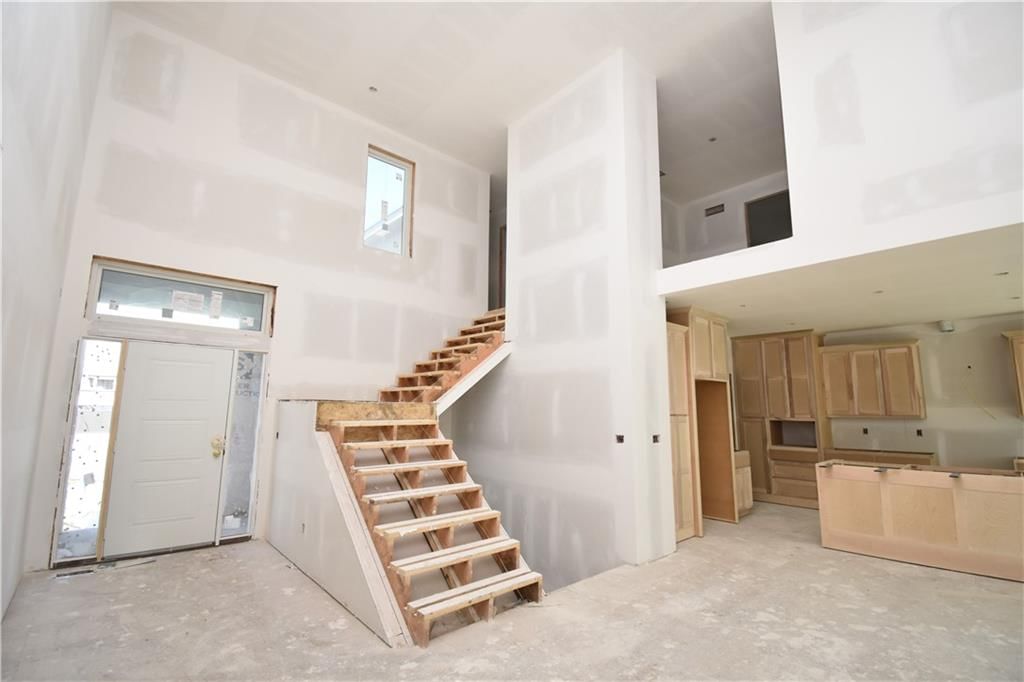 8003 NE 77th Street — photo 3