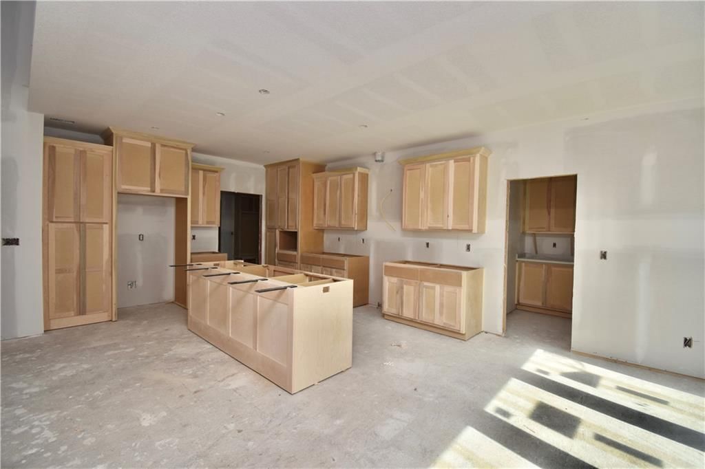 8003 NE 77th Street — photo 5
