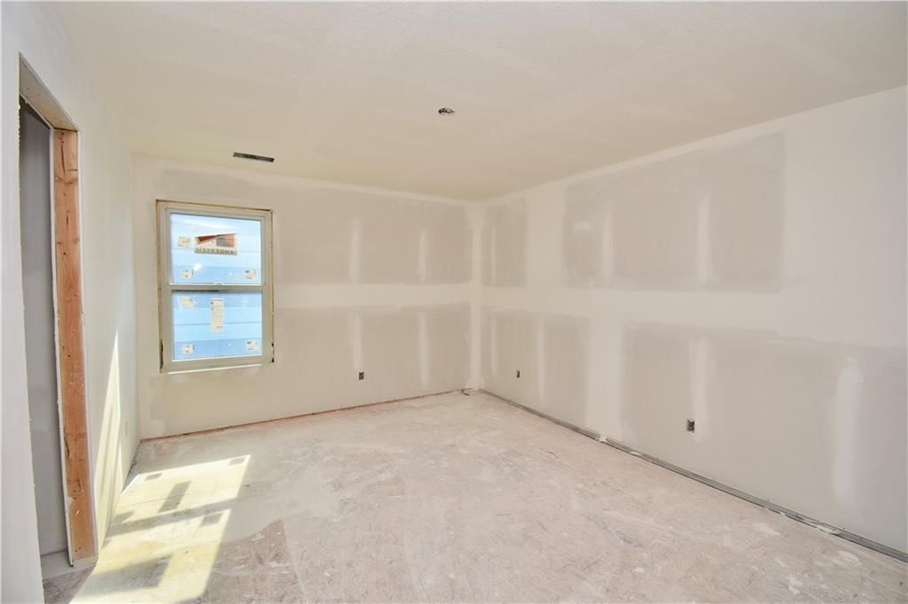 8003 NE 77th Street — photo 17
