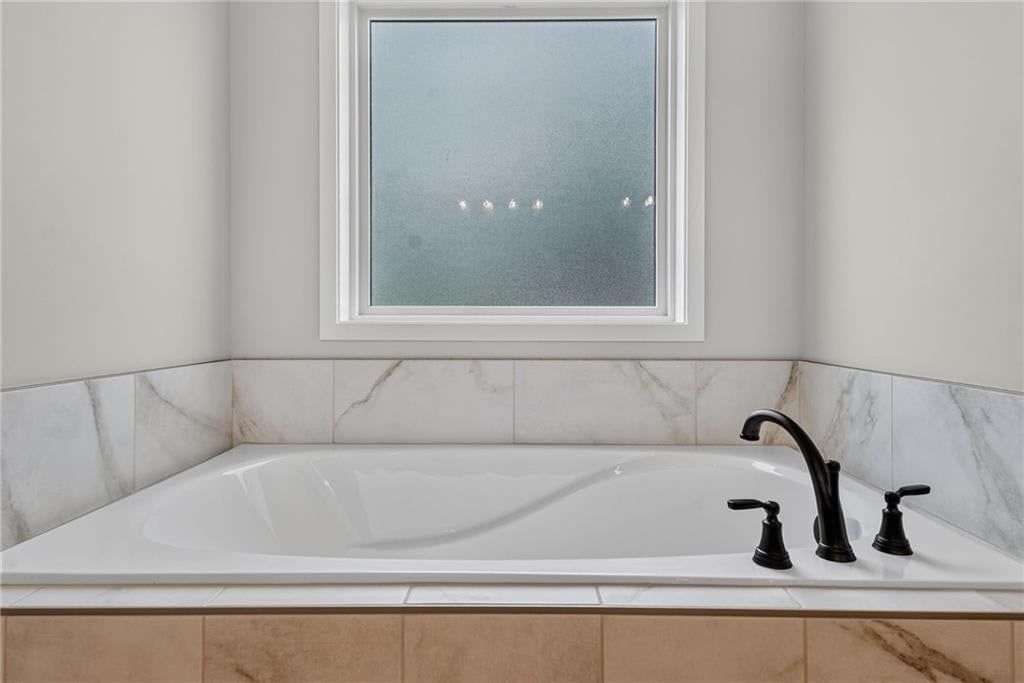 8003 NE 77th Street — photo 33