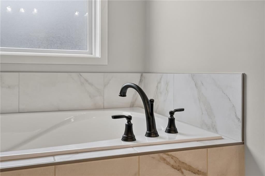 8003 NE 77th Street — photo 34