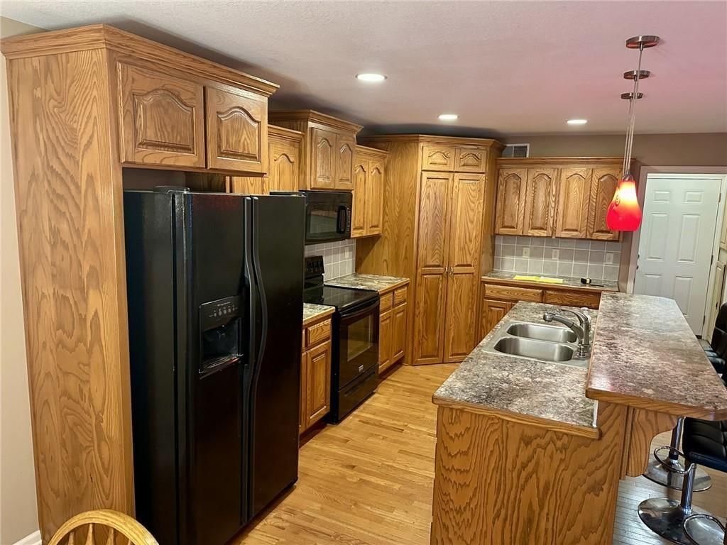 710 Hidden Meadows Court — photo 8