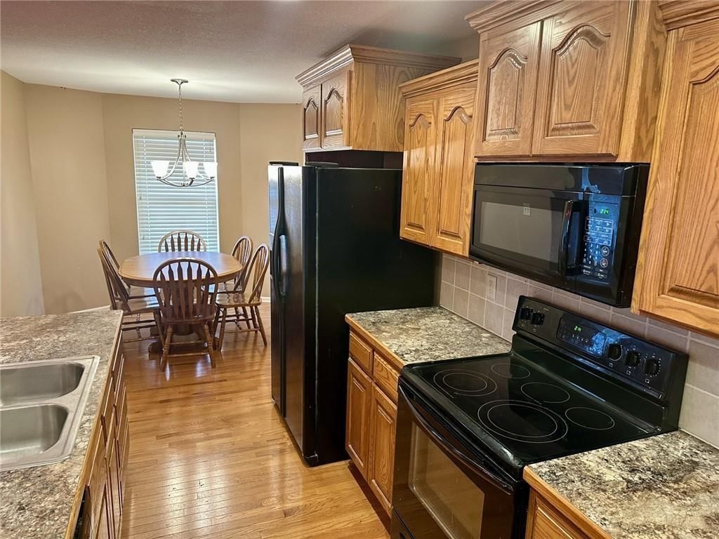 710 Hidden Meadows Court — photo 10