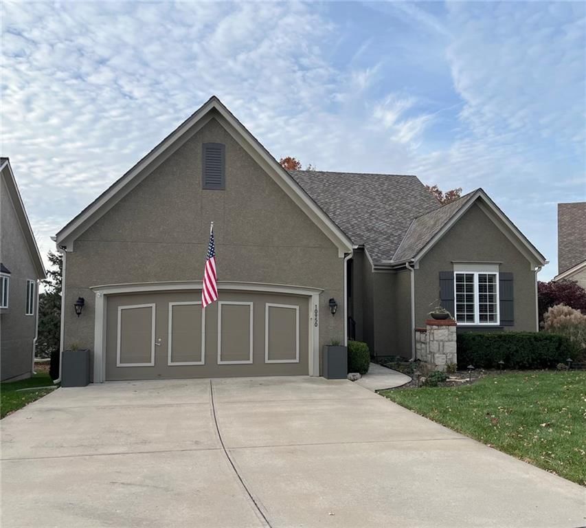 10950 S Cottage Lane, Olathe, KS
