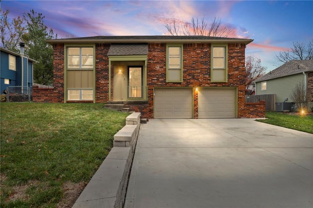 4513 Wallingford Drive — photo 2