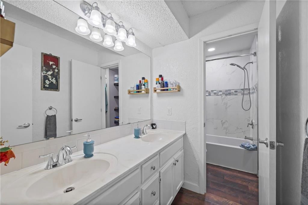 4513 Wallingford Drive — photo 12