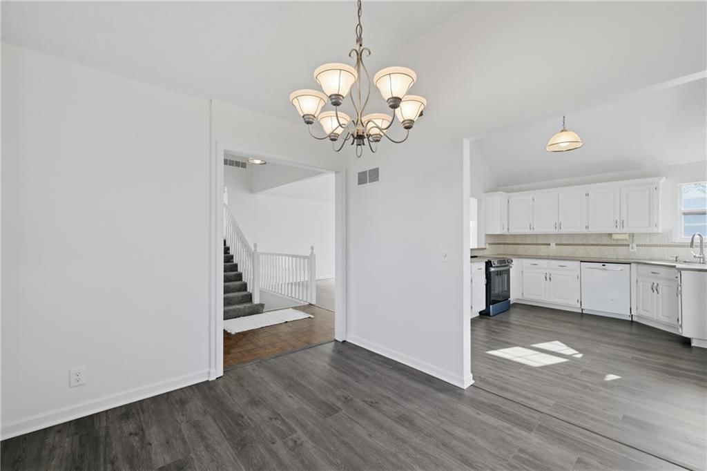 1325 NE Foxwood Drive — photo 8