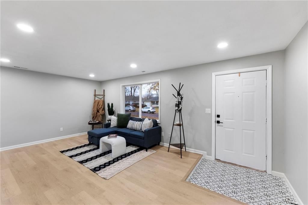 10206 W 88th Terrace — photo 4