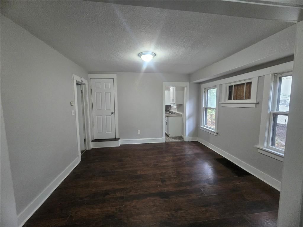 4909 S Benton Avenue — photo 4