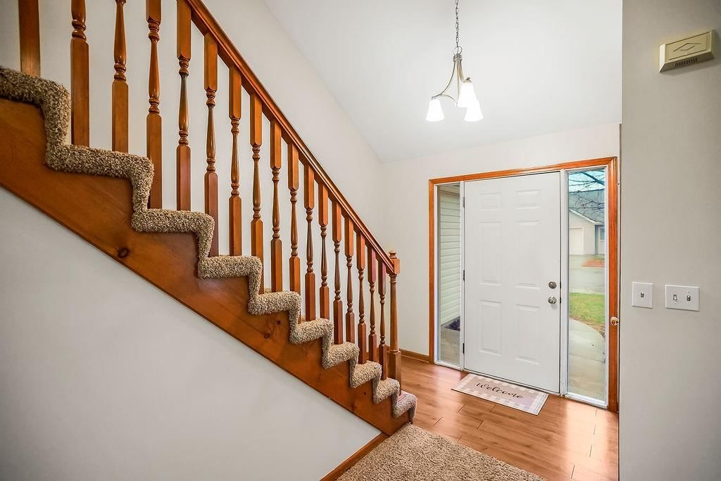 371 N Evergreen Street — photo 3