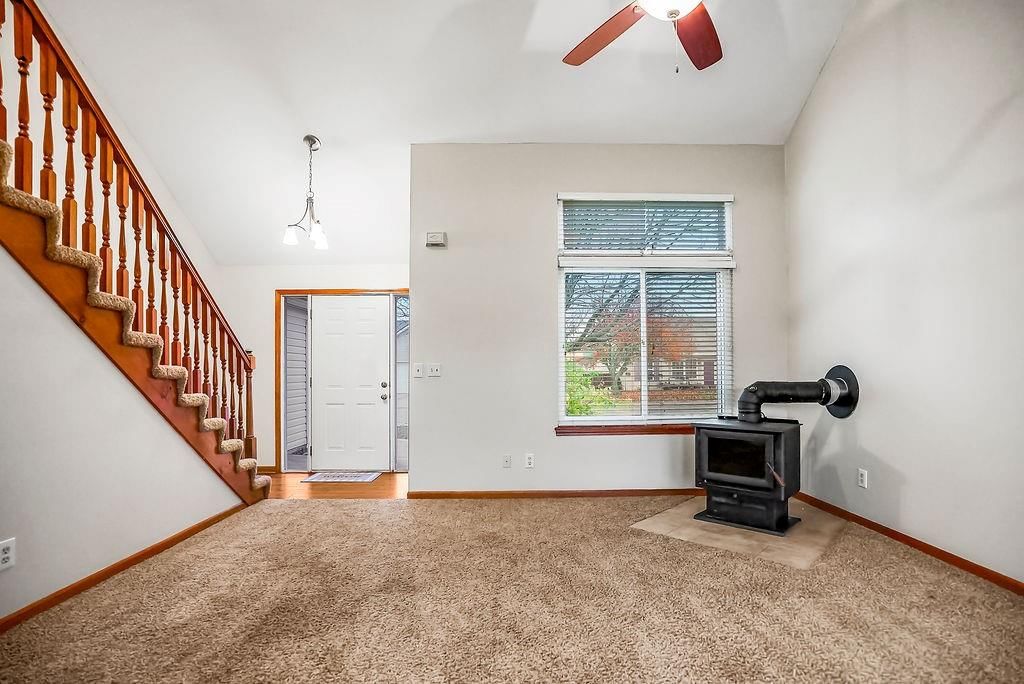 371 N Evergreen Street — photo 6