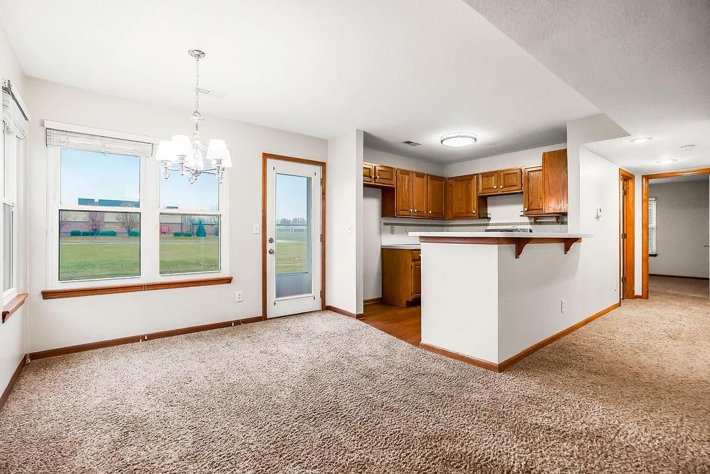 371 N Evergreen Street — photo 8