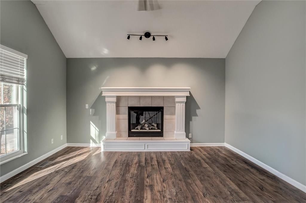 1104 Timberline Drive — photo 2