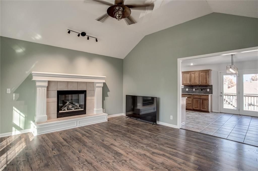 1104 Timberline Drive — photo 4