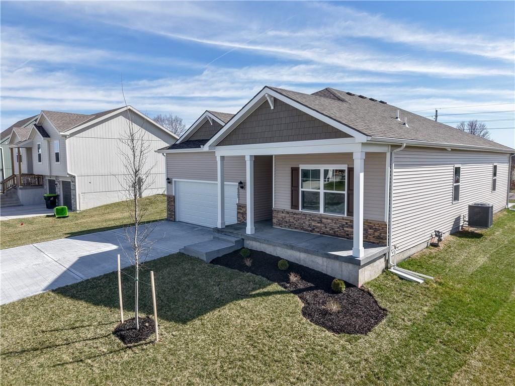 10289 Lucca Lane — photo 3