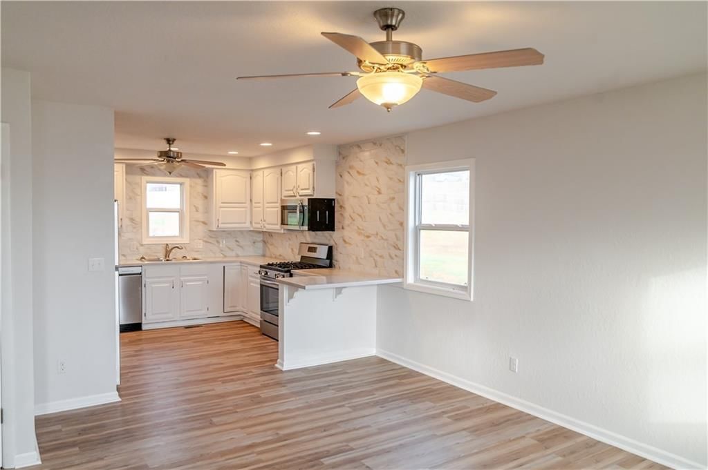 1109 Oak Street — photo 10
