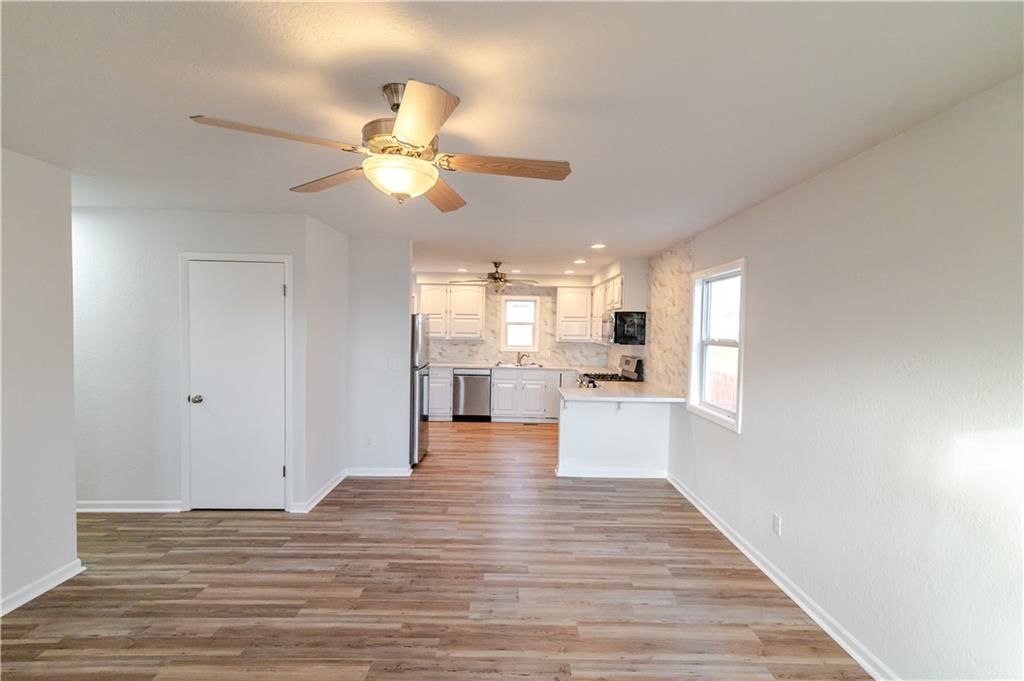 1109 Oak Street — photo 11
